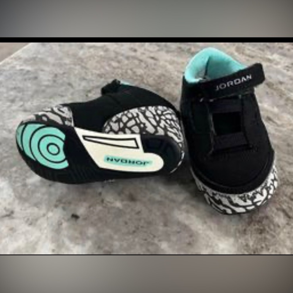 Nike Jordan sneakers size 2C infant - Picture 2 of 2
